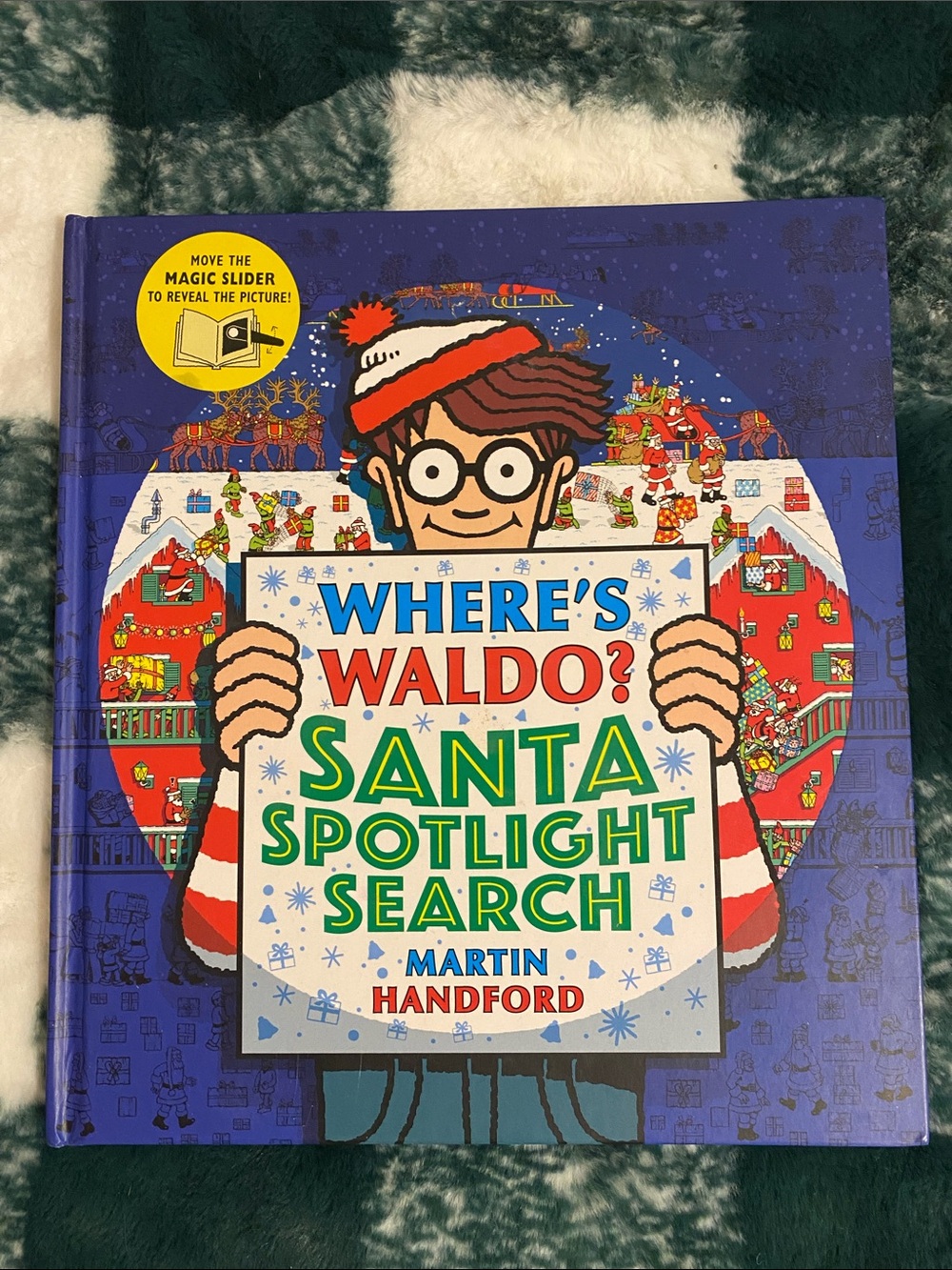 Where’s Waldo Santa Spotlight Search Book flashlight look & find